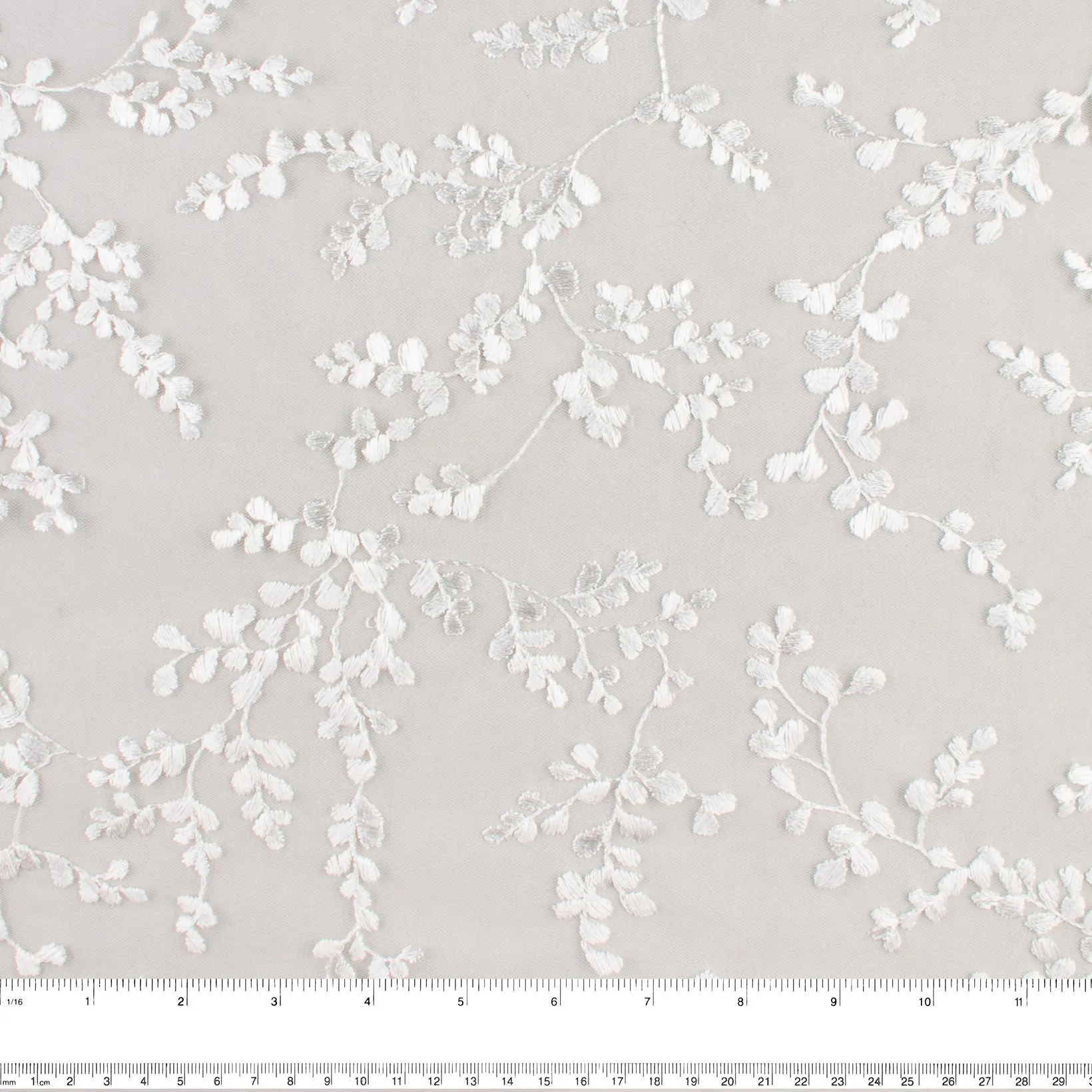 CHERIE Embroidered Mesh - Leaf - Winter white