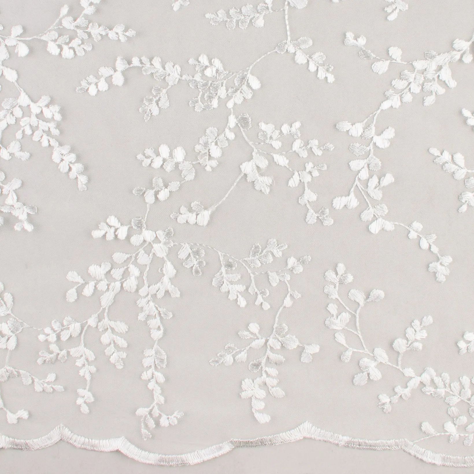 CHERIE Embroidered Mesh - Leaf - Winter white