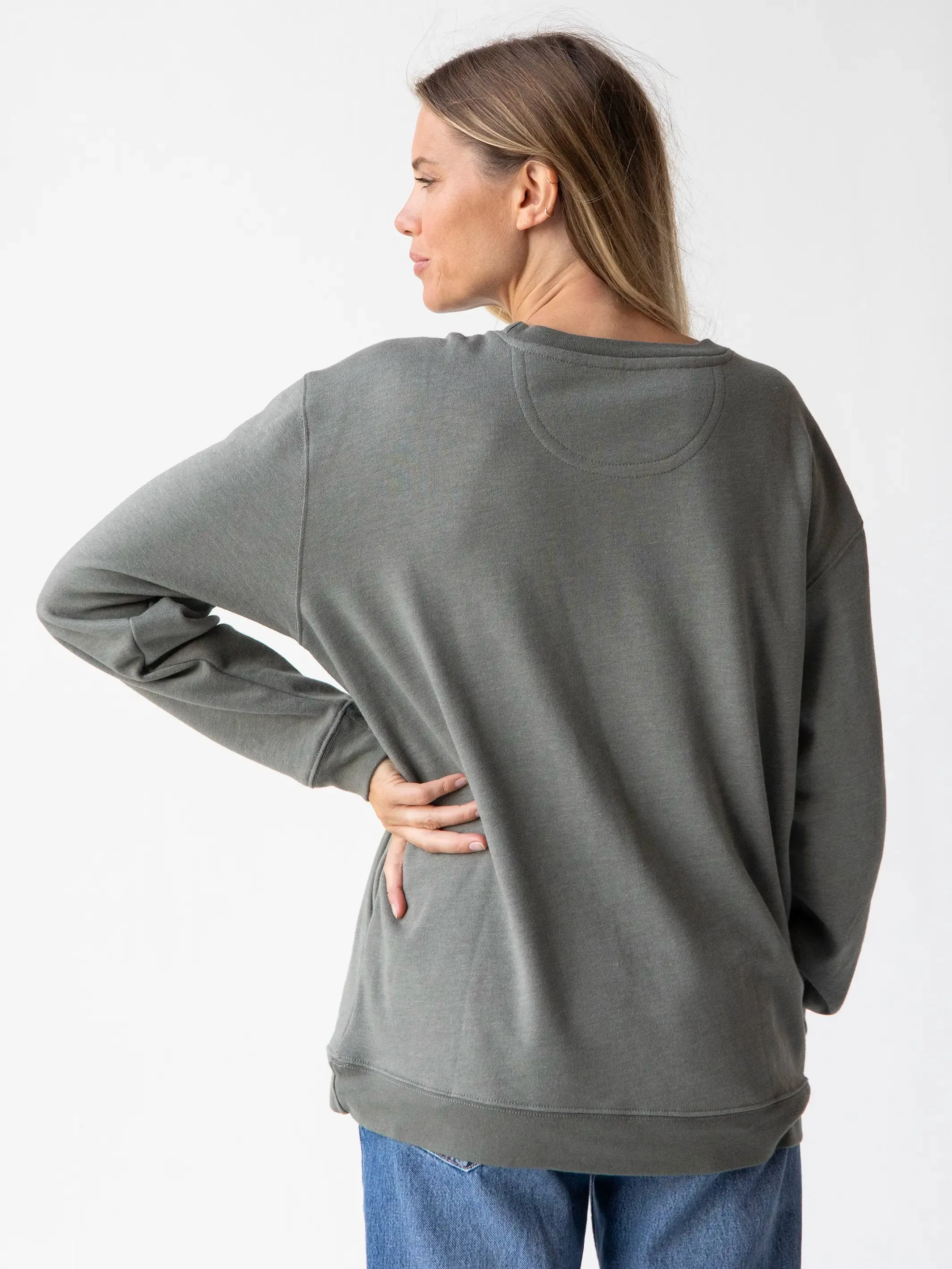 Comfy Pocket Sweatshirt - Mountain Time