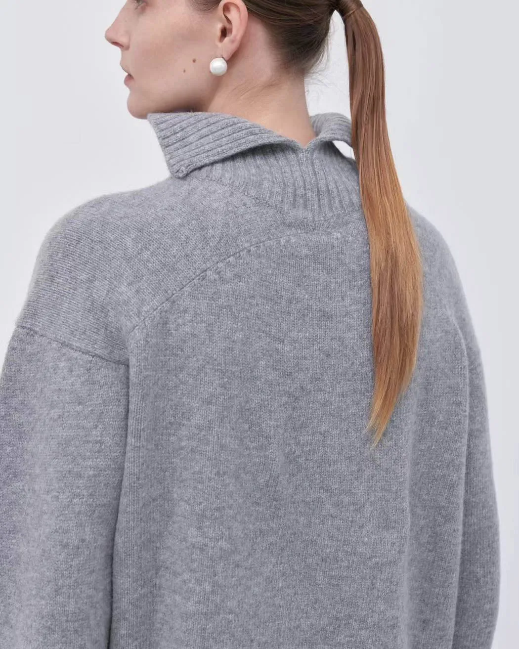 KASIA HIGH NECK KNIT SOFT GREY